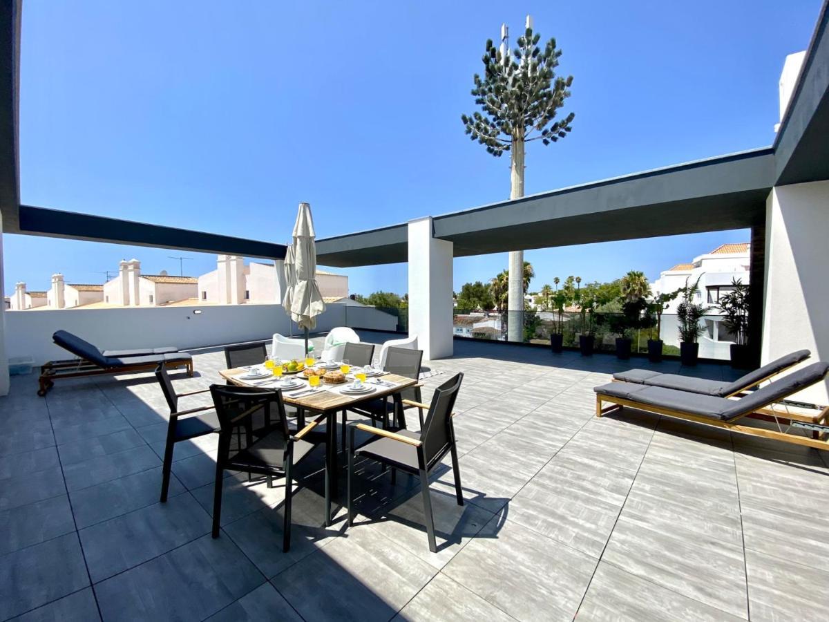 Apartment Grand Balcony With Pool By Homing