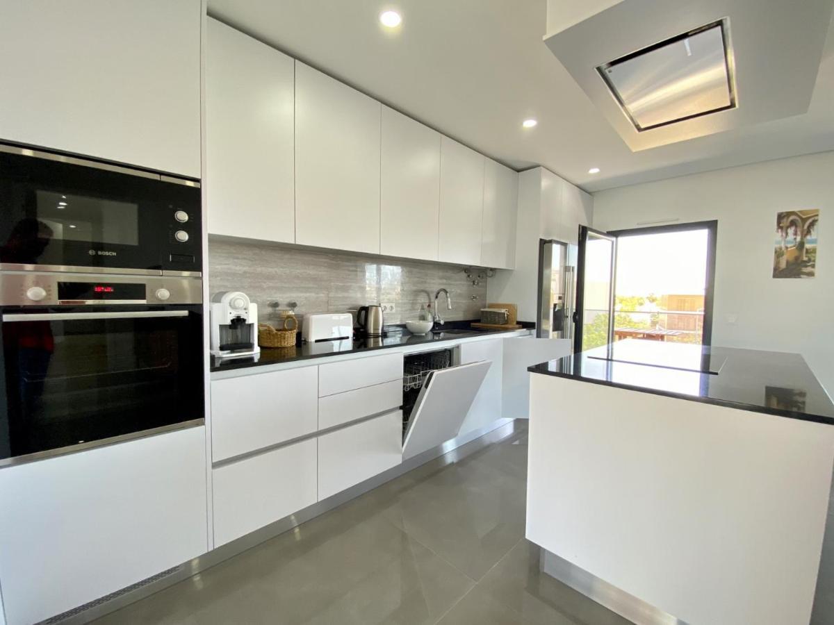Apartment Grand Balcony With Pool By Homing Tavira