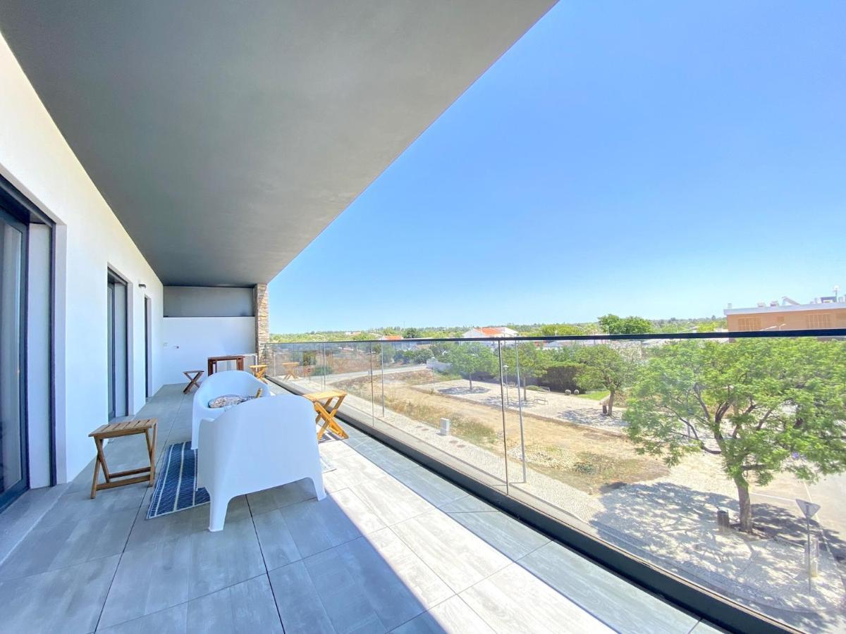 Grand Balcony With Pool By Homing Tavira